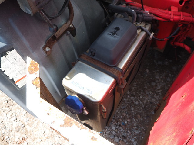 UDトラックスクオンダンプ大型（10t）[写真31]