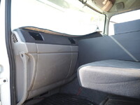 UDトラックスクオンダンプ大型（10t）[写真33]