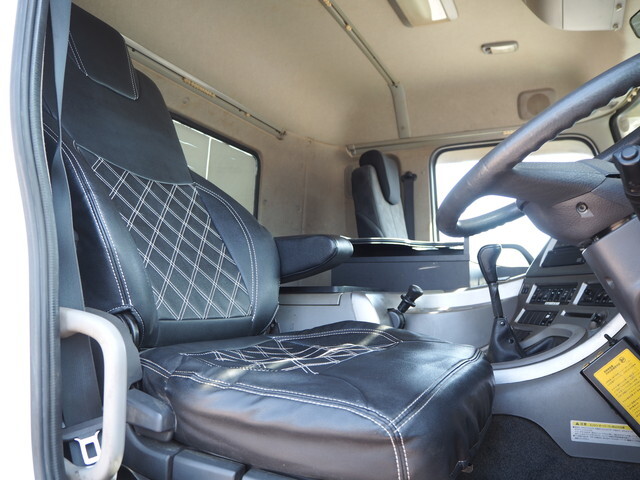 UDトラックスクオンダンプ大型（10t）[写真34]