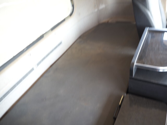 UDトラックスクオンダンプ大型（10t）[写真36]