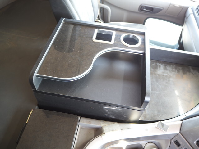 UDトラックスクオンダンプ大型（10t）[写真37]