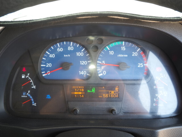 UDトラックスクオンダンプ大型（10t）[写真39]