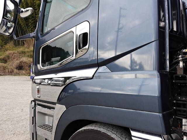 三菱ふそうスーパーグレートトレーラーヘッド（トラクターヘッド）大型（10t）[写真11]