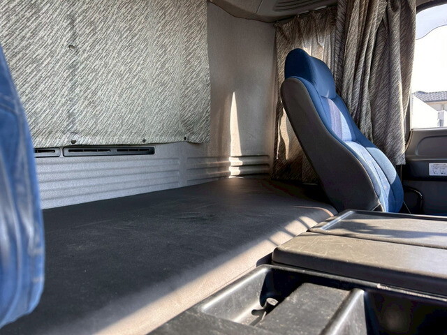 いすゞギガアルミウイング大型（10t）[写真17]