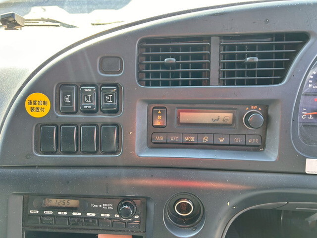 いすゞギガアルミウイング大型（10t）[写真24]