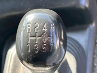 いすゞギガアルミウイング大型（10t）[写真27]