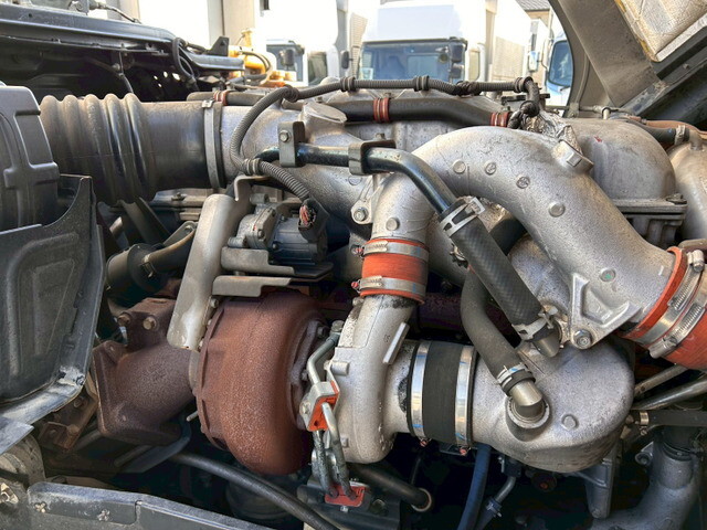 いすゞギガアルミウイング大型（10t）[写真28]