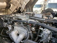 いすゞギガアルミウイング大型（10t）[写真30]