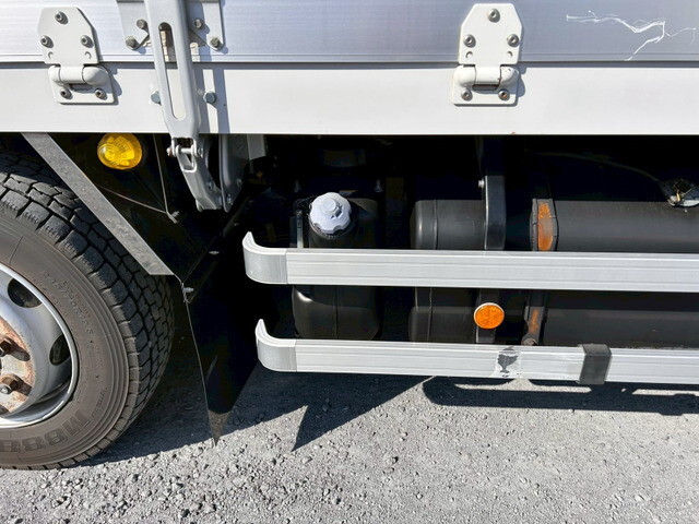 いすゞギガアルミウイング大型（10t）[写真34]