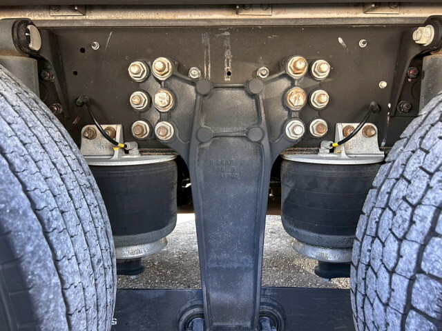 いすゞギガアルミウイング大型（10t）[写真39]