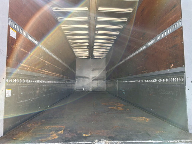 いすゞギガアルミウイング大型（10t）[写真09]