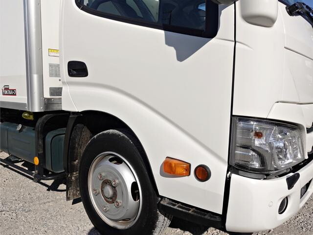 日野デュトロ冷凍車（冷蔵車）小型（2t・3t）[写真06]