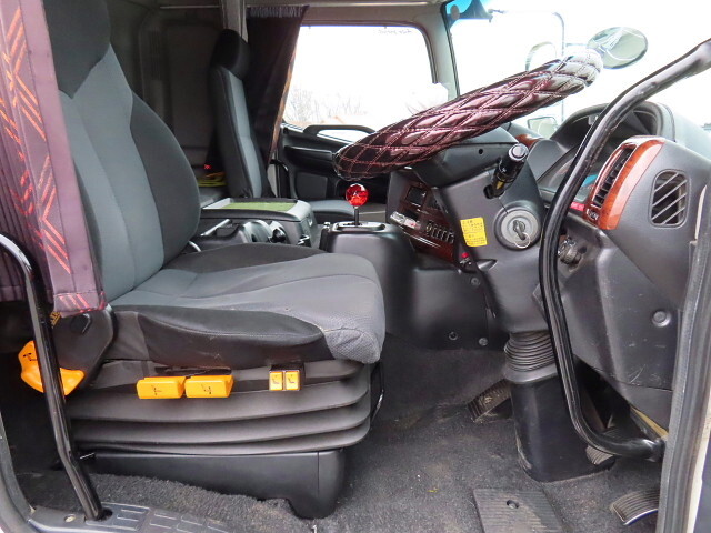 日野プロフィアアルミウイング大型（10t）[写真19]