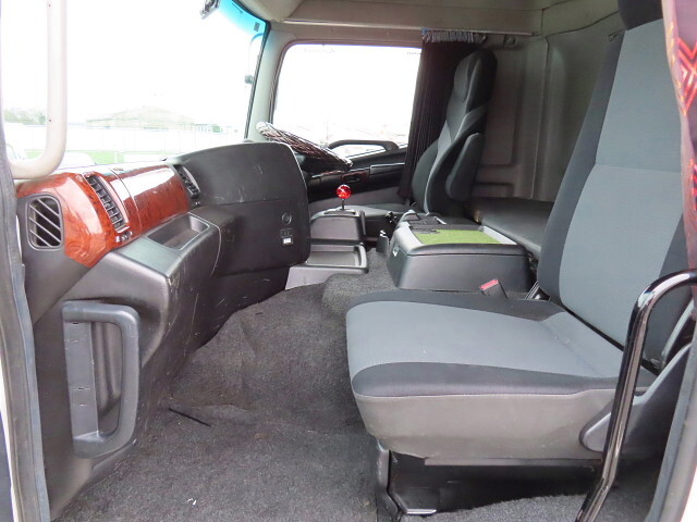 日野プロフィアアルミウイング大型（10t）[写真20]