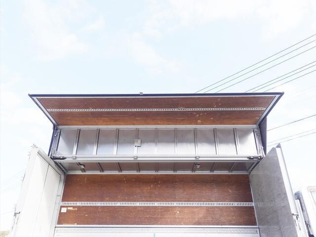 いすゞフォワードアルミウイング中型（4t）[写真08]