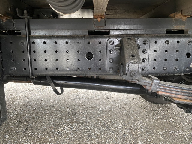 三菱ふそうキャンター平ボディ小型（2t・3t）[写真14]