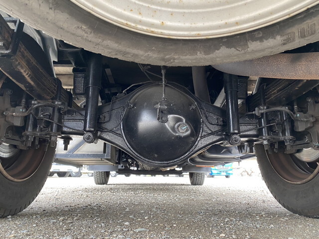 三菱ふそうキャンター平ボディ小型（2t・3t）[写真16]