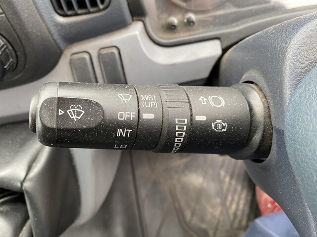 三菱ふそうキャンター平ボディ小型（2t・3t）[写真21]