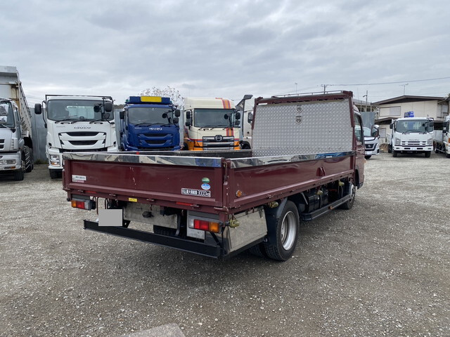 三菱ふそうキャンター平ボディ小型（2t・3t）[写真04]