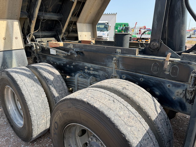 いすゞギガダンプ大型（10t）[写真16]