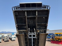 いすゞギガダンプ大型（10t）[写真21]