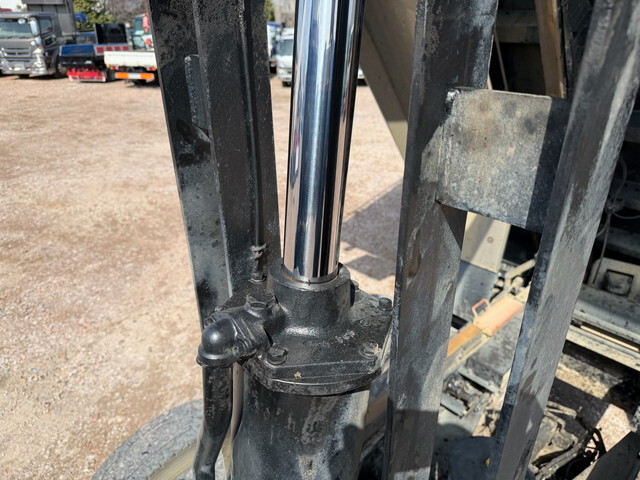 いすゞギガダンプ大型（10t）[写真26]