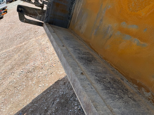 いすゞギガダンプ大型（10t）[写真31]