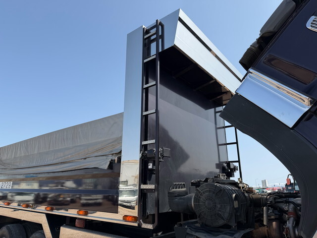 いすゞギガダンプ大型（10t）[写真32]