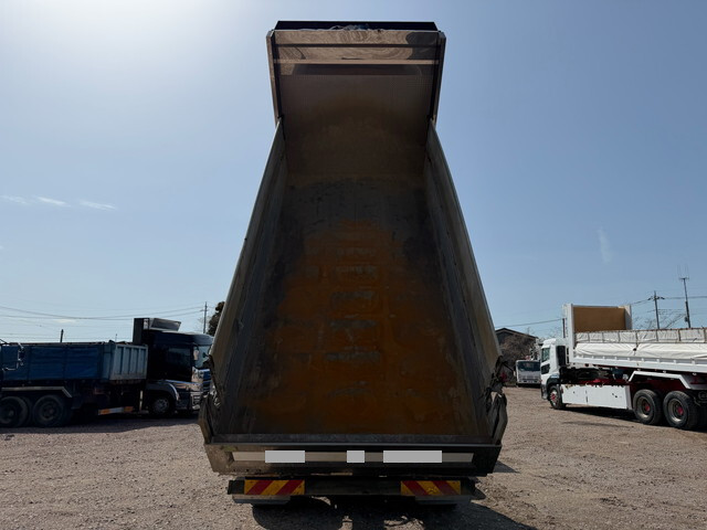 いすゞギガダンプ大型（10t）[写真09]