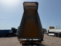 いすゞギガダンプ大型（10t）[写真10]