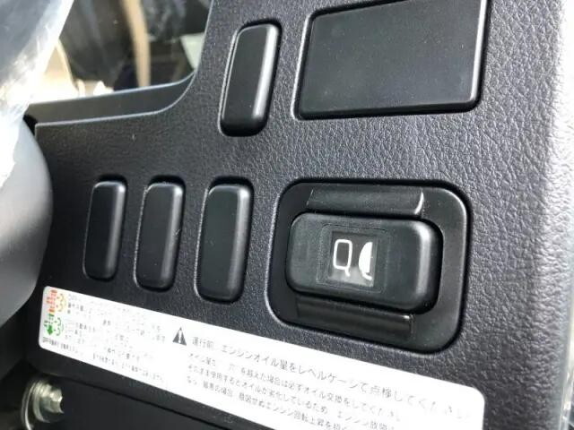 三菱ふそうファイターダンプ中型（4t）[写真16]