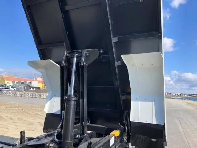 三菱ふそうファイターダンプ中型（4t）[写真25]