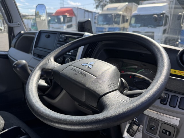 三菱ふそうキャンター冷凍車（冷蔵車）小型（2t・3t）[写真22]