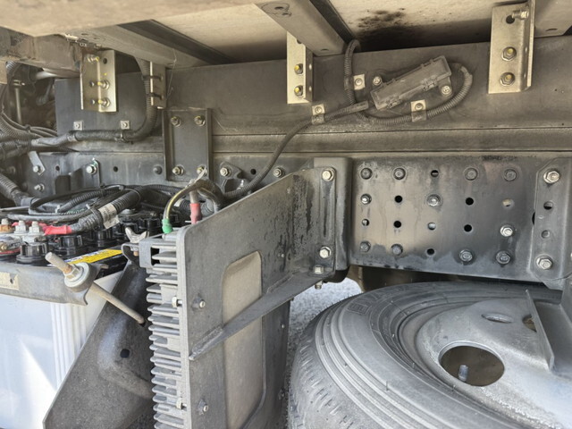 三菱ふそうキャンター冷凍車（冷蔵車）小型（2t・3t）[写真33]