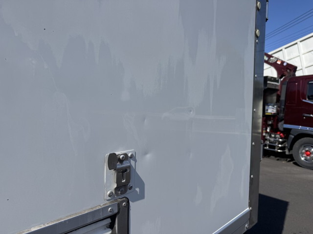 三菱ふそうキャンター冷凍車（冷蔵車）小型（2t・3t）[写真40]