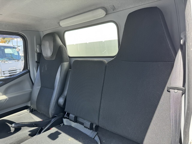 三菱ふそうキャンター冷凍車（冷蔵車）小型（2t・3t）[写真07]