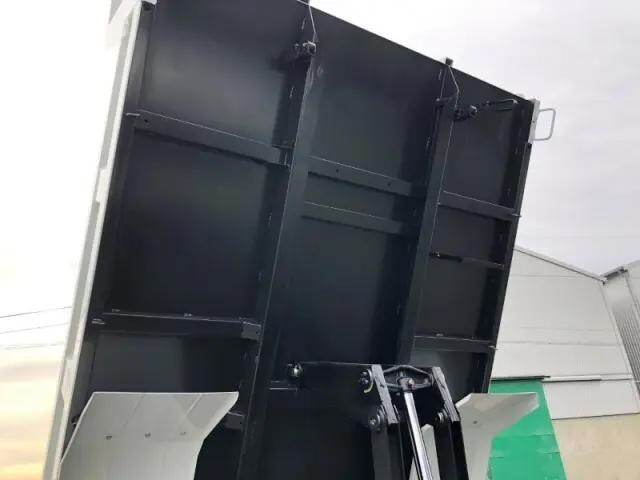 三菱ふそうファイターダンプ中型（4t）[写真32]