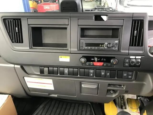 いすゞフォワードコンテナ専用車中型（4t）[写真14]