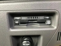 いすゞフォワードコンテナ専用車中型（4t）[写真17]