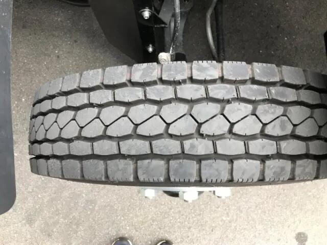 いすゞフォワードコンテナ専用車中型（4t）[写真22]