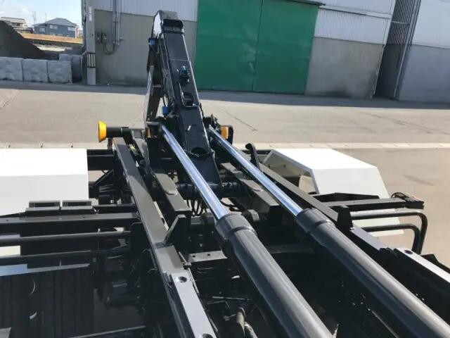 いすゞフォワードコンテナ専用車中型（4t）[写真35]