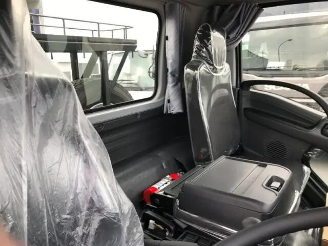 いすゞフォワードコンテナ専用車中型（4t）[写真09]