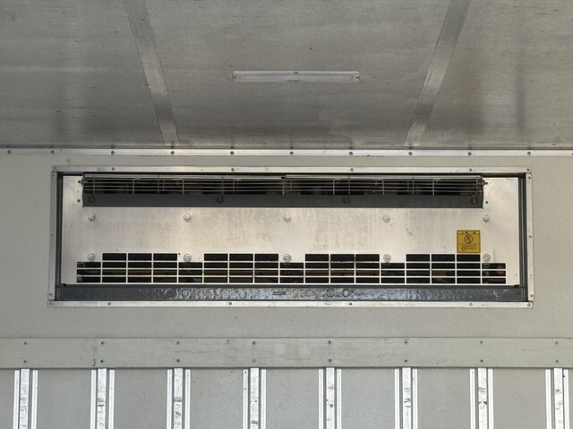 いすゞフォワード冷凍車（冷蔵車）中型（4t）[写真20]