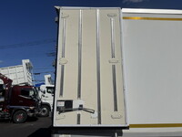 いすゞフォワード冷凍車（冷蔵車）中型（4t）[写真22]