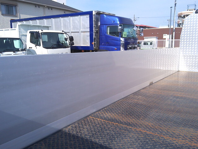 いすゞエルフアルミブロック小型（2t・3t）[写真19]