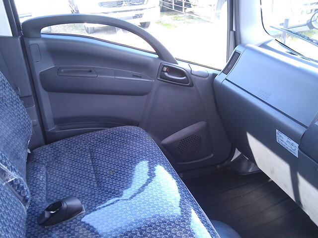 いすゞエルフアルミブロック小型（2t・3t）[写真24]