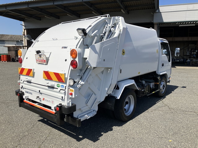 いすゞエルフパッカー車（塵芥車）小型（2t・3t）[写真02]