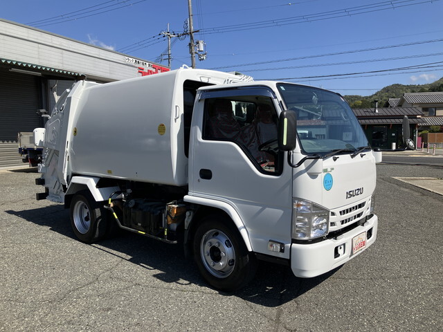 いすゞエルフパッカー車（塵芥車）小型（2t・3t）[写真03]
