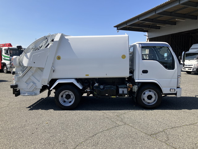 いすゞエルフパッカー車（塵芥車）小型（2t・3t）[写真06]