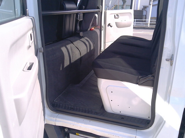 三菱ふそうキャンターダブルキャブ（Wキャブ）小型（2t・3t）[写真23]